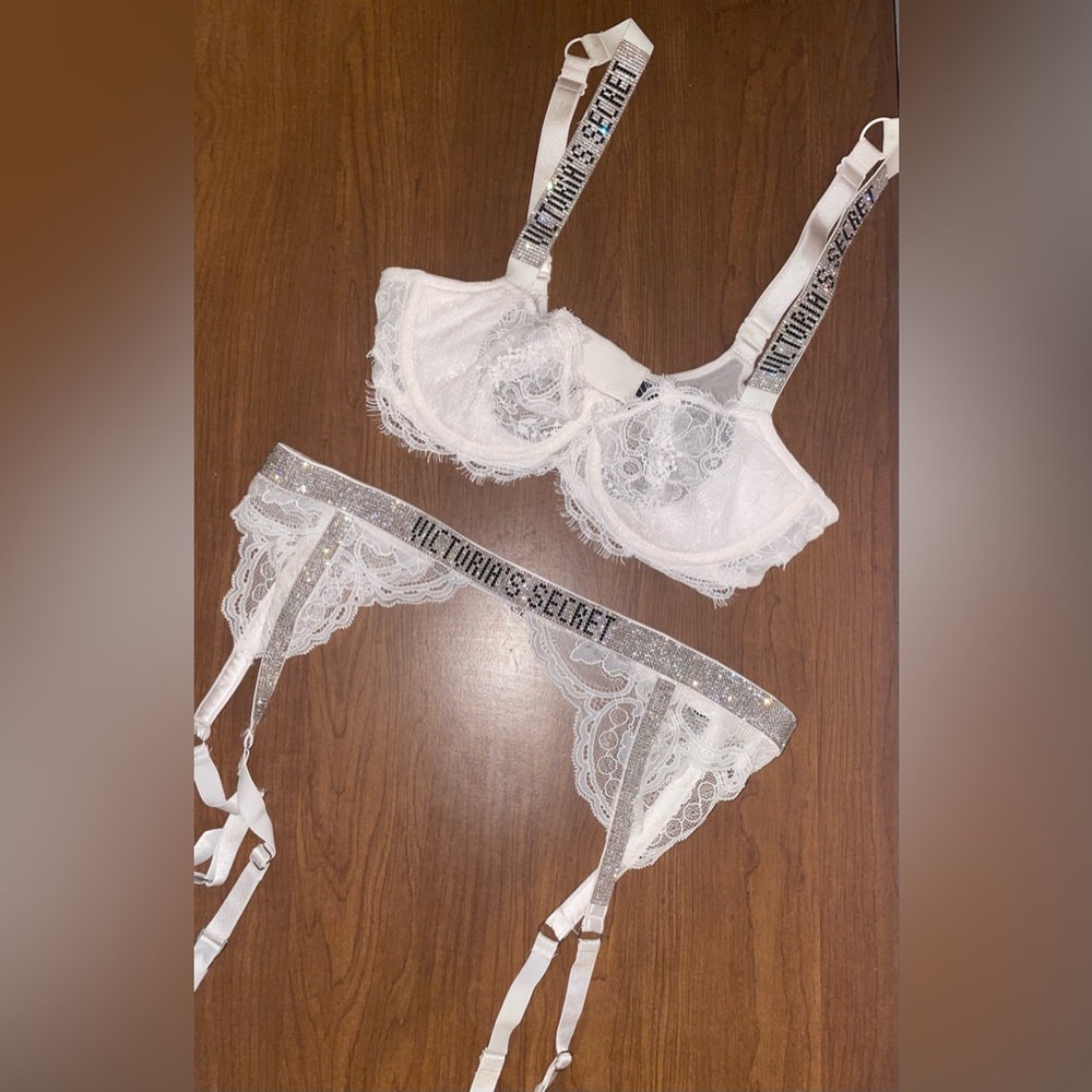 Victoria secret shine strap bra garter set